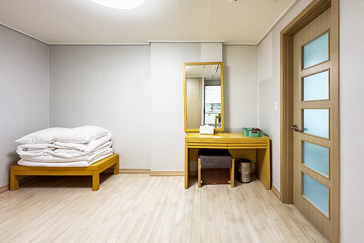 room-card-img-1